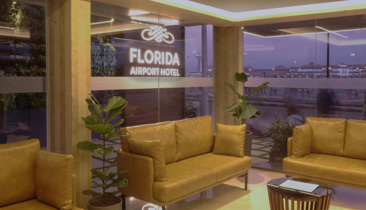 Florida Airport Hotel Kochi 尼杜巴塞莱 外观 照片